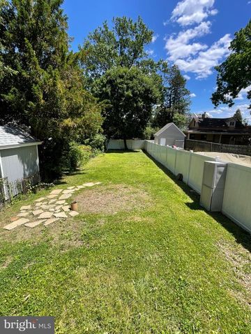 8129 PINE RD, Philadelphia, PA 19111