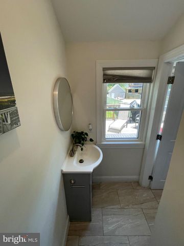8129 PINE RD, Philadelphia, PA 19111