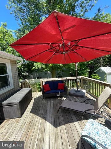 8129 PINE RD, Philadelphia, PA 19111
