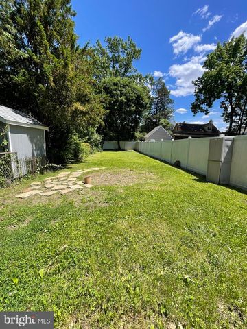 8129 PINE RD, Philadelphia, PA 19111