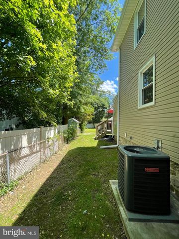8129 PINE RD, Philadelphia, PA 19111