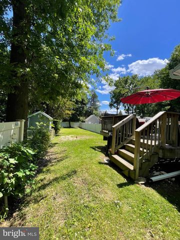 8129 PINE RD, Philadelphia, PA 19111
