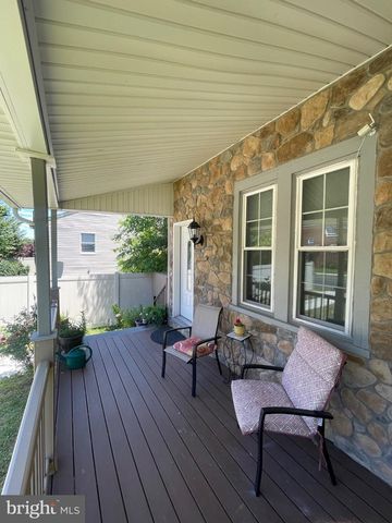 8129 PINE RD, Philadelphia, PA 19111