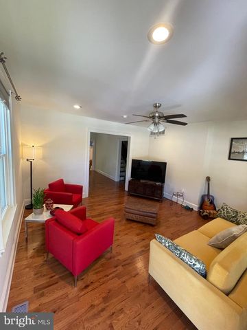 8129 PINE RD, Philadelphia, PA 19111