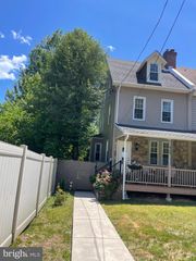 8129 PINE RD, Philadelphia, PA 19111