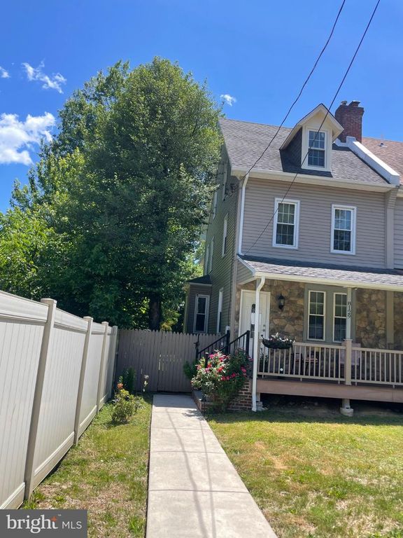 8129 PINE RD, Philadelphia, PA 19111