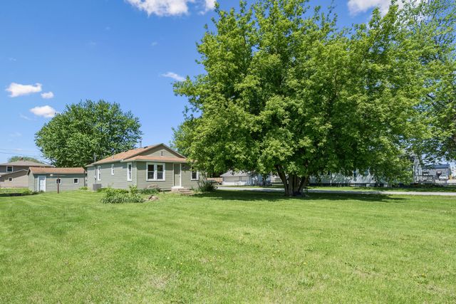 201 5th Street, Colona, IL 61241