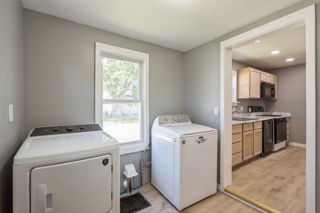 201 5th Street, Colona, IL 61241