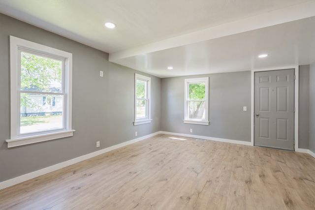 201 5th Street, Colona, IL 61241