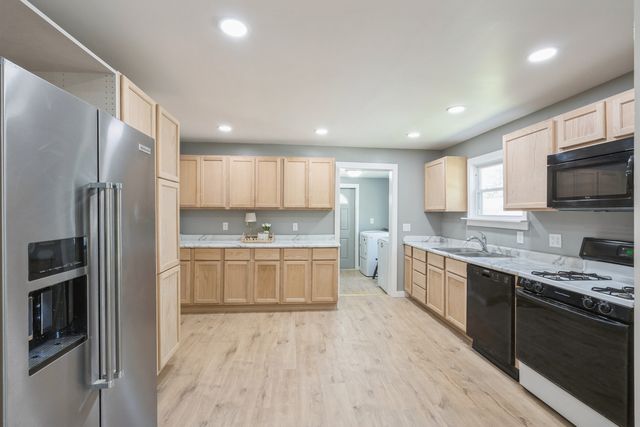 201 5th Street, Colona, IL 61241