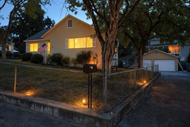90 Gopher Flat Rd, Sutter Creek, CA 95685