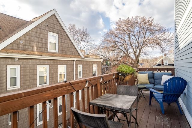 104 Holland St 3, Somerville, MA 02144