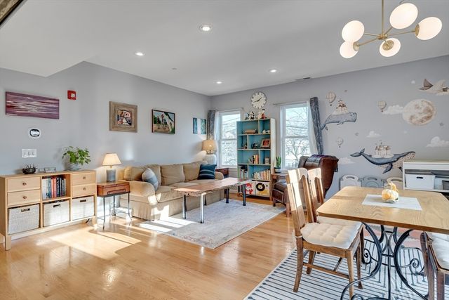 104 Holland St 3, Somerville, MA 02144