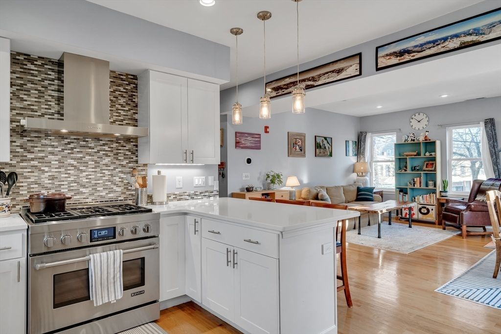 104 Holland St 3, Somerville, MA 02144