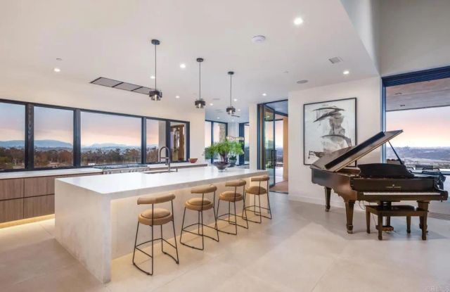 15575 Las Planideras, Rancho Santa Fe, CA 92067
