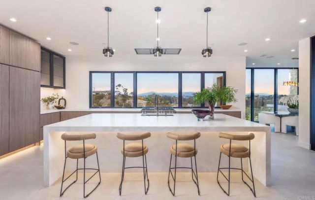 15575 Las Planideras, Rancho Santa Fe, CA 92067