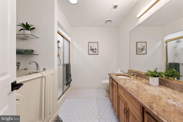 8211 JOSELLE CT, Fort Washington, MD 20744