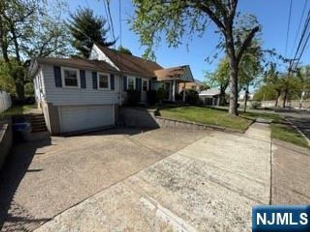 95 Westview Avenue, Paramus, NJ 07652