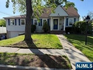 95 Westview Avenue, Paramus, NJ 07652