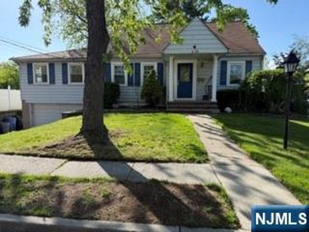 95 Westview Avenue, Paramus, NJ 07652