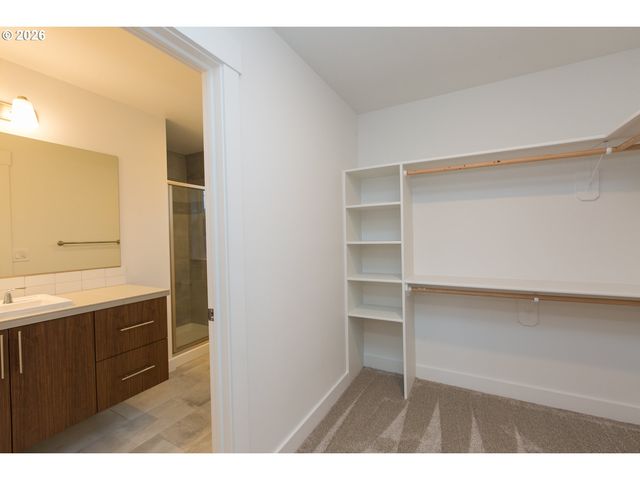 517 CAMEO Dr, Hood River, OR 97031