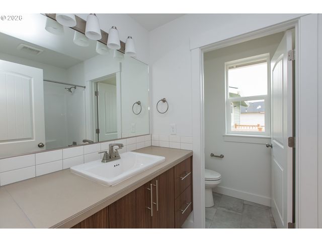 517 CAMEO Dr, Hood River, OR 97031