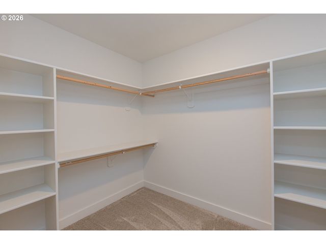 517 CAMEO Dr, Hood River, OR 97031