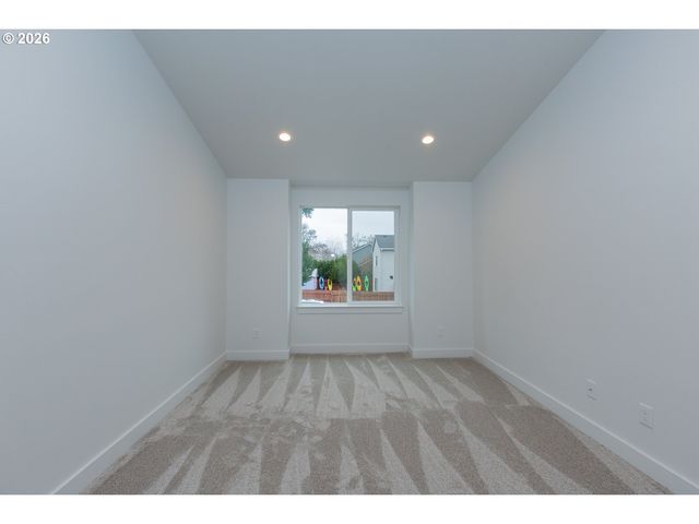 517 CAMEO Dr, Hood River, OR 97031