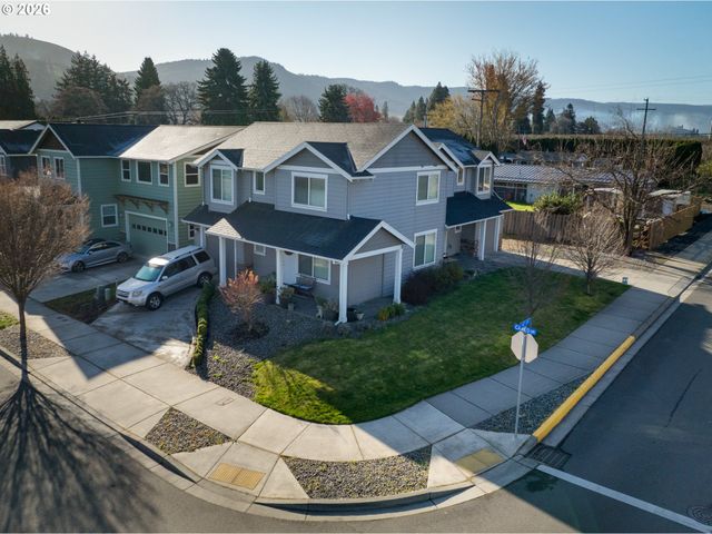 517 CAMEO Dr, Hood River, OR 97031