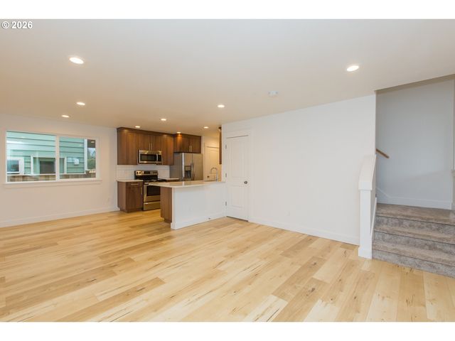 517 CAMEO Dr, Hood River, OR 97031