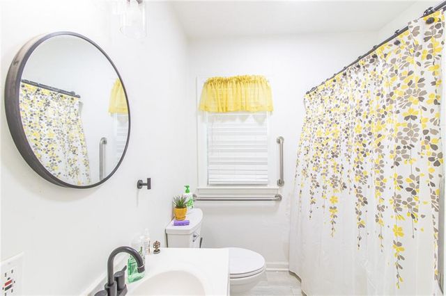 122 S Campbell Street, Pleasant Hill, MO 64080