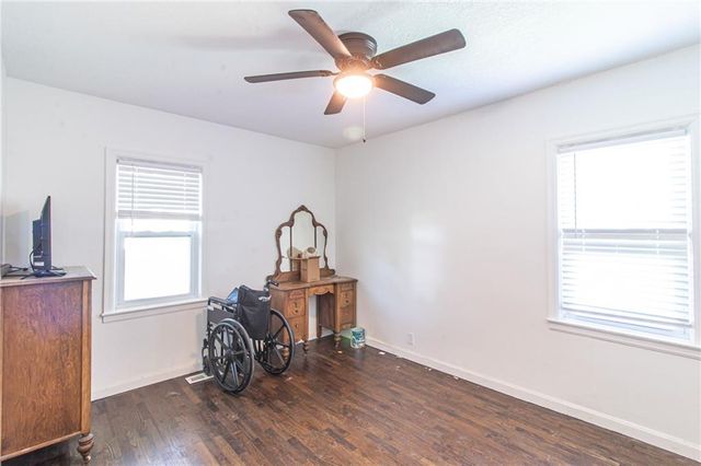 122 S Campbell Street, Pleasant Hill, MO 64080