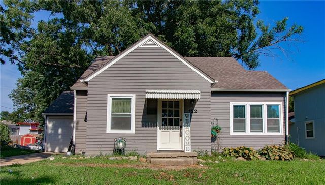 122 S Campbell Street, Pleasant Hill, MO 64080