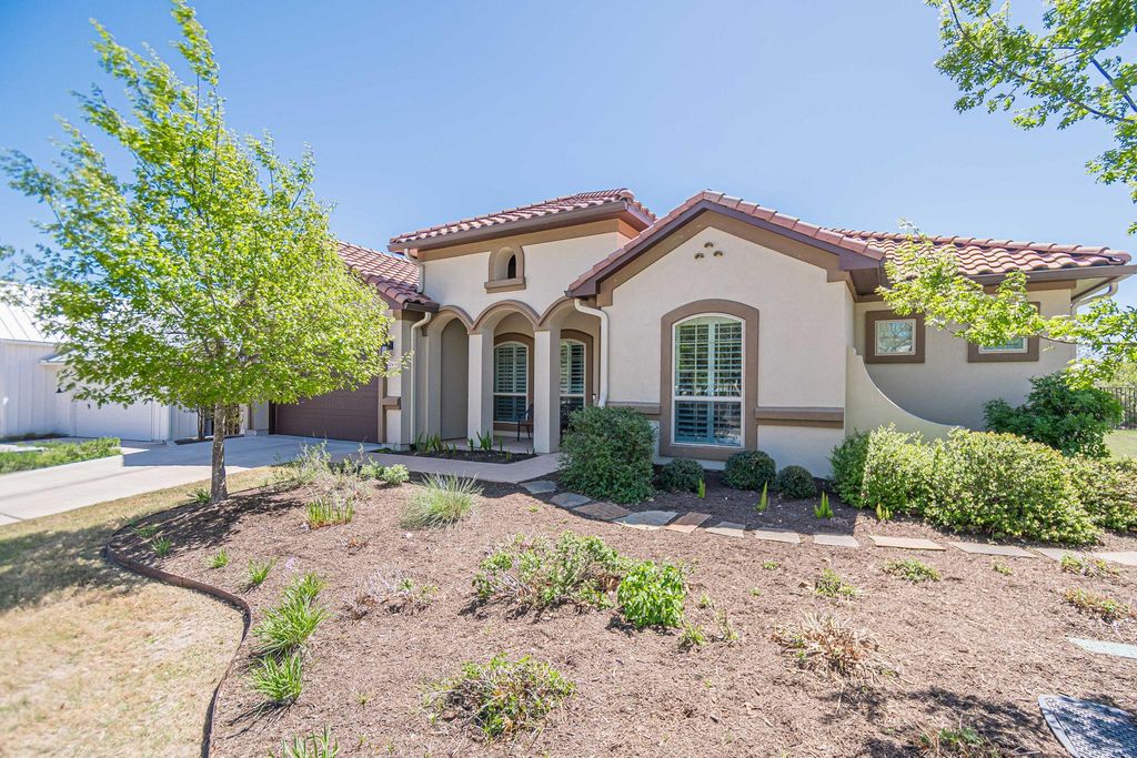 104 Drawing Maple ST, San Marcos, TX 78666