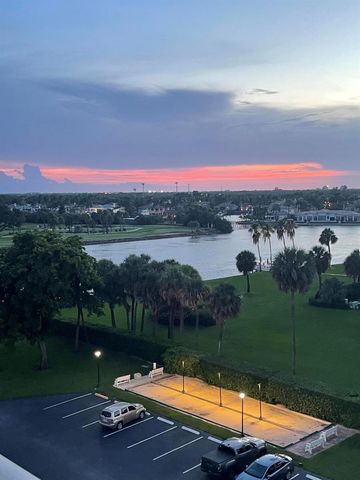 336 Golfview Road 706, North Palm Beach, FL 33408