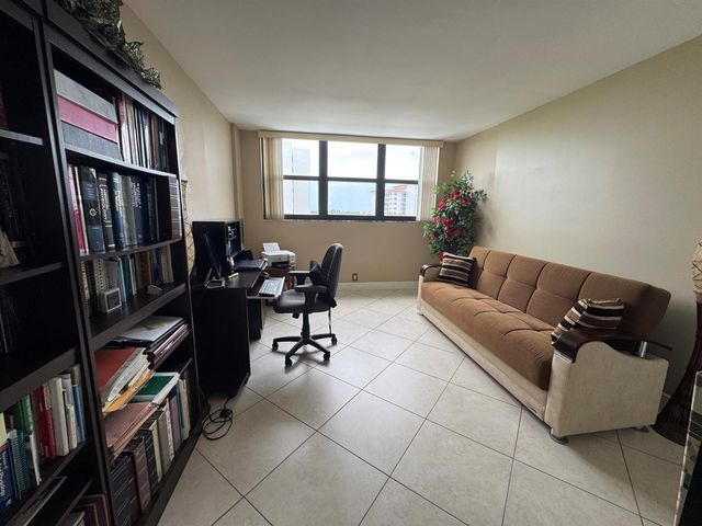 336 Golfview Road 706, North Palm Beach, FL 33408
