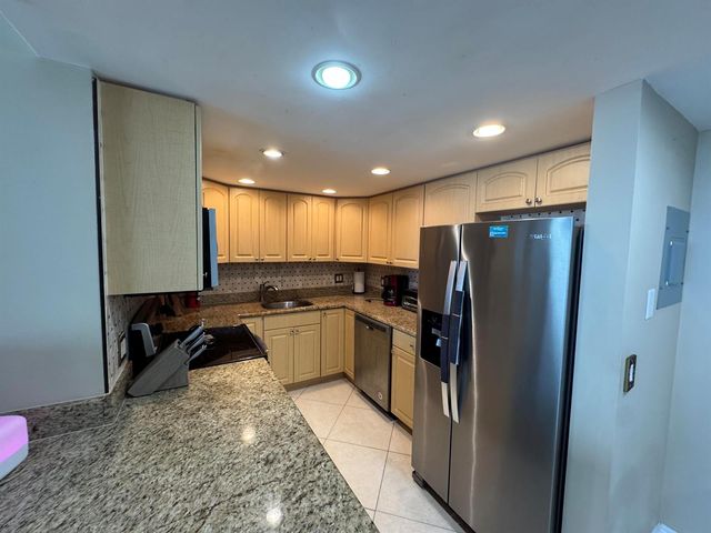 336 Golfview Road 706, North Palm Beach, FL 33408