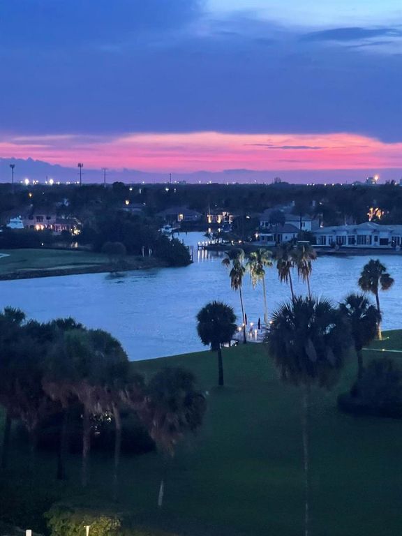 336 Golfview Road 706, North Palm Beach, FL 33408
