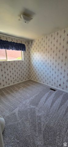 2033 W 5850 S, Roy, UT 84067