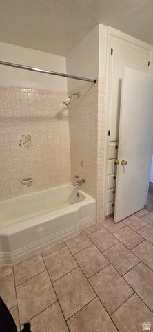 2033 W 5850 S, Roy, UT 84067