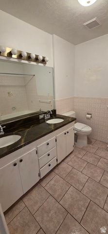 2033 W 5850 S, Roy, UT 84067