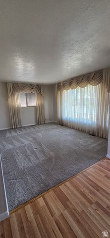2033 W 5850 S, Roy, UT 84067