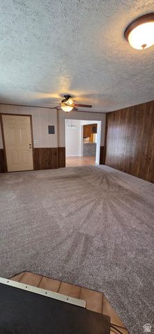 2033 W 5850 S, Roy, UT 84067