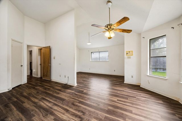 1104 Tipperary Avenue, Friendswood, TX 77546