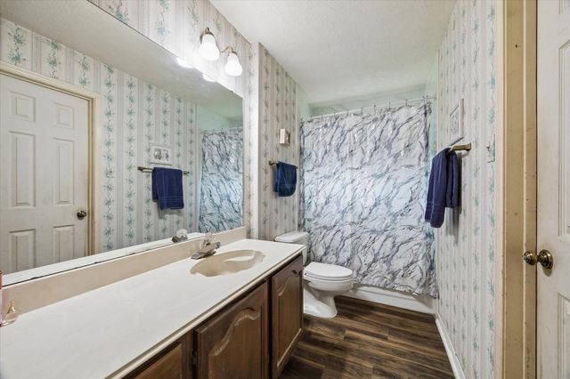 1104 Tipperary Avenue, Friendswood, TX 77546