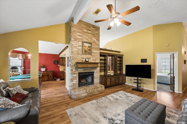 1104 Tipperary Avenue, Friendswood, TX 77546