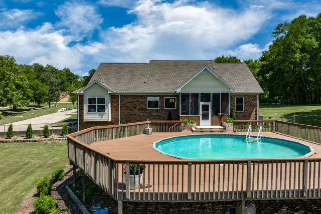 1412 Iron Bridge Rd, Columbia, TN 38401