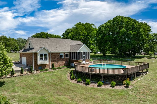 1412 Iron Bridge Rd, Columbia, TN 38401