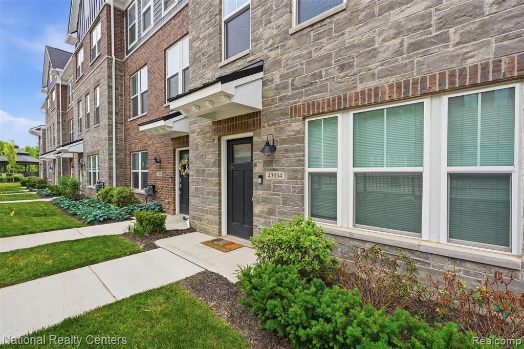 43034 Atwood Avenue, Novi, MI 48375