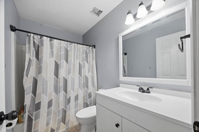 1006 N Park Road, Rose Hill, KS 67133